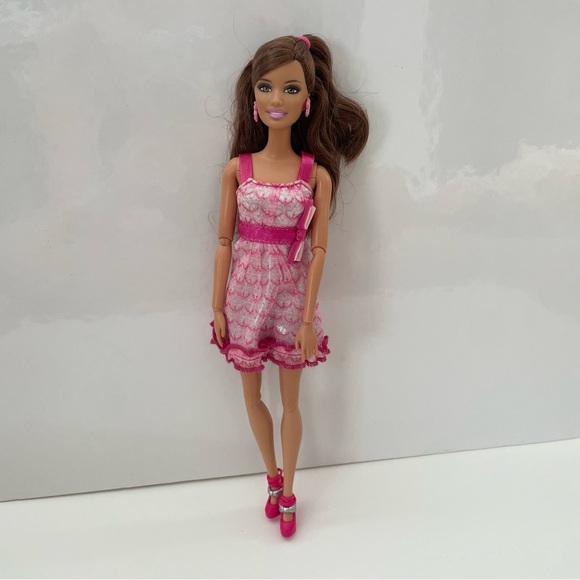Y2K Barbie Fashionstas Girly Doll Pink Dress Brown Hair - Picture 1 of 5